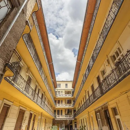 Akac Boutique 1. Appartement
